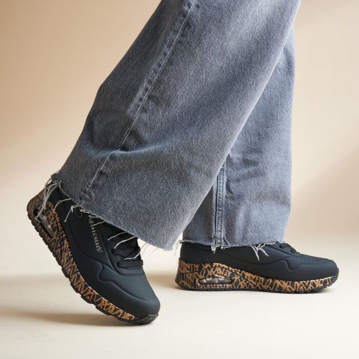 Skechers X Jgoldcrown Love Sneakers zwart