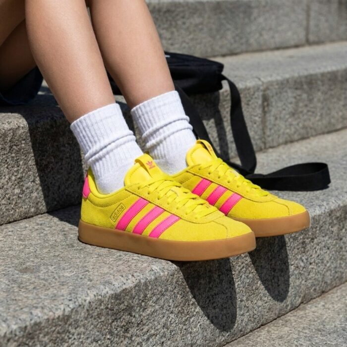 Adidas VL Court 3.0 Sneakers geel Synthetisch