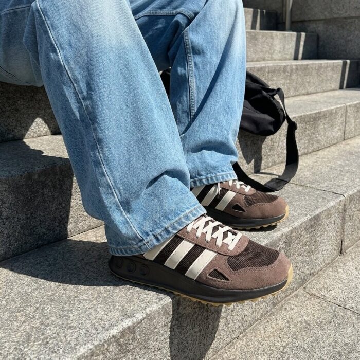 Adidas Run 84 Sneakers bruin Leer