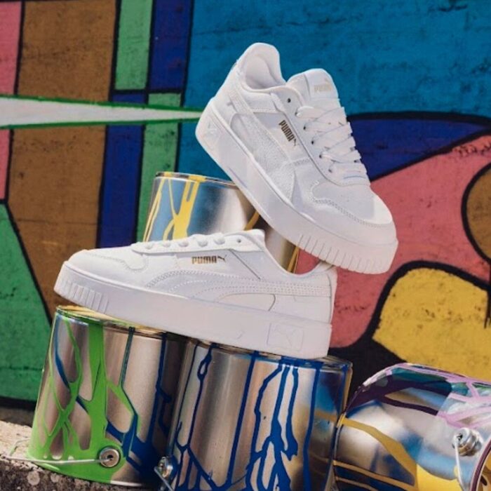 Puma Carina Street Sneakers wit Textiel