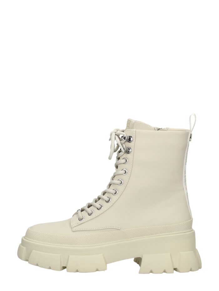 Steve Madden Forecast – Gebroken wit