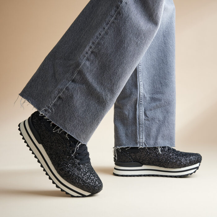 Woden Ronja Glitter Plateau Sneakers zwart