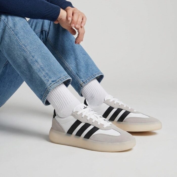 Adidas Barreda Decode Sneakers wit Suede