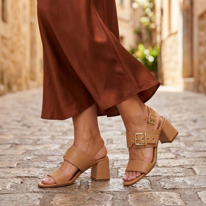 Linea Zeta Linea Zeta Haksandalen cognac Leer – Beige